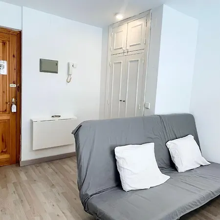 Estudio En El Centro De By Bebalmy * Torremolinos